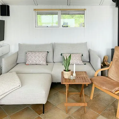 House Near Sea And Forest In Lundeborg Nyaraló