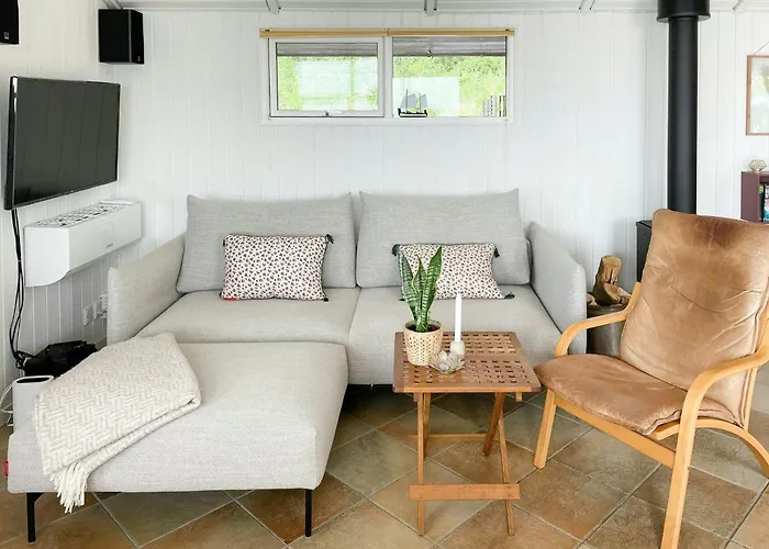 House Near Sea And Forest In Lundeborg 펜션