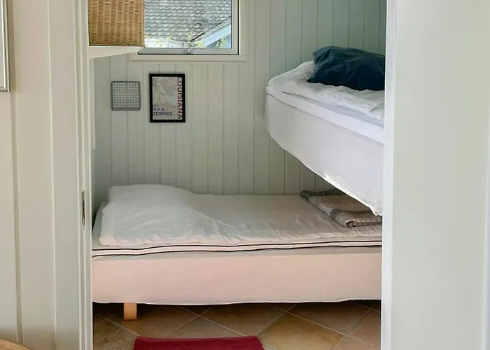 Nyaraló House Near Sea And Forest In Lundeborg